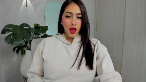 Snapshot of aliessiarose1 chatting on 05.27.26 Ali online show from 05.27.26