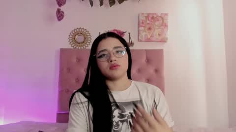 aliice_walker_ online show from 12.06.24