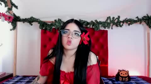 aliice_walker_ online show from 12.10.24