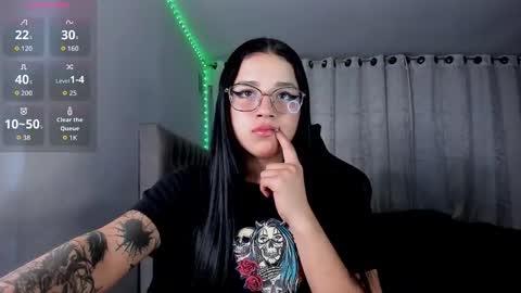 aliice_walker_ online show from 01.06.26