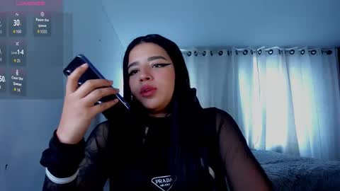Snapshot of aliice_walker_ chatting on 03.25.26 aliice_walker_ online show from 03.25.26
