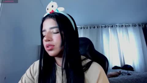 Snapshot of aliice_walker_ chatting on 03.26.26 aliice_walker_ online show from 03.26.26