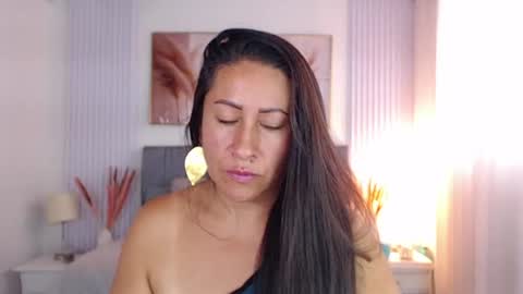 Snapshot of aliicia_milf chatting on 05.26.26 aliicia_milf online show from 05.26.26