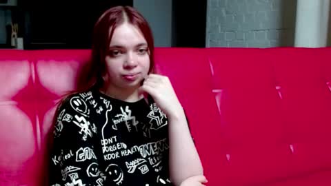 Snapshot of aliiice_stone chatting on 04.25.26 Alice online show from 04.25.26