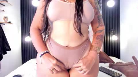 Ali Johansonn online show from 10.17.25