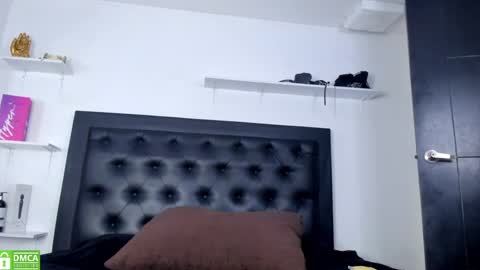 alika_jonhson_ online show from 04.02.26