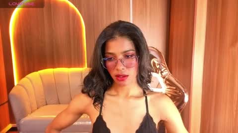 Snapshot of alina_b_ chatting on 04.30.26 alina_b_ online show from 04.30.26