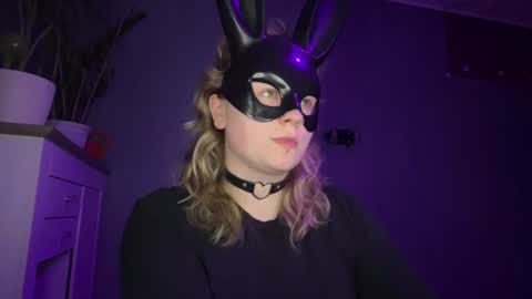 Snapshot of alinahotgirl chatting on 06.17.26 Alina online show from 06.17.26