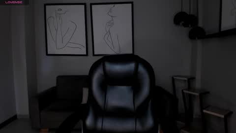 Snapshot of alinakravitz_ chatting on 11.01.25 alinakravitz_ online show from 11.01.25