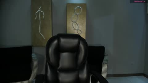 Snapshot of alinakravitz_ chatting on 11.17.25 alinakravitz_ online show from 11.17.25