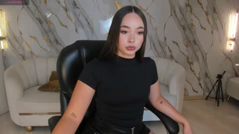 Snapshot of alinakravitz_ chatting on 03.25.26 alinakravitz_ online show from 03.25.26