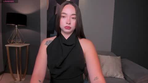 Snapshot of alinakravitz_ chatting on 03.27.26 alinakravitz_ online show from 03.27.26