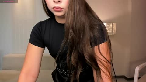 Snapshot of alinakravitz_ chatting on 05.24.26 alinakravitz_ online show from 05.24.26