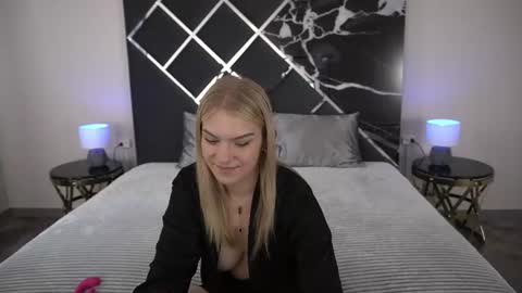 Snapshot of alinalemon chatting on 06.23.26 Alina online show from 06.23.26