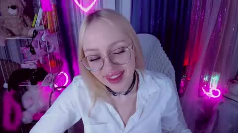 Snapshot of alinaocean chatting on 04.20.26 alinaocean online show from 04.20.26