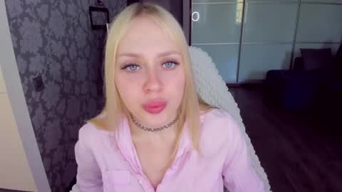 Snapshot of alinaocean chatting on 05.08.26 alinaocean online show from 05.08.26