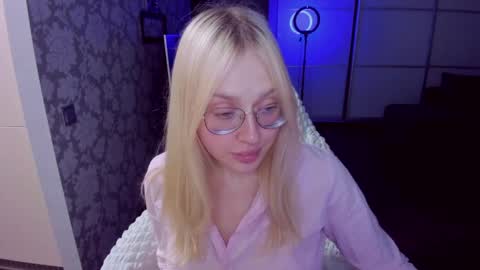 Snapshot of alinaocean chatting on 05.11.26 alinaocean online show from 05.11.26