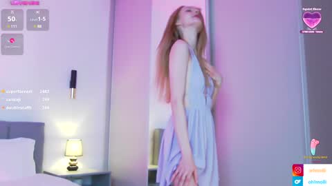 Alisa but you can call me Molli  online show from 01.20.25