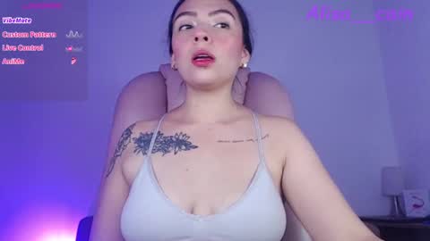 Snapshot of alisa__cain chatting on 10.18.25 Alejandra online show from 10.18.25