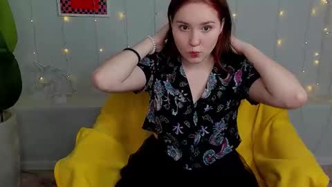 Snapshot of alisa_shybaby chatting on 10.22.25 alisa_shybaby online show from 10.22.25