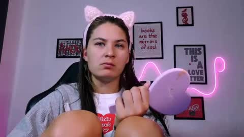 Snapshot of alisarossy chatting on 06.17.26 Alisa online show from 06.17.26