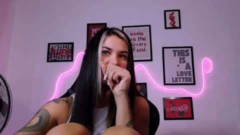 Snapshot of alisarossy chatting on 06.25.26 Alisa online show from 06.25.26