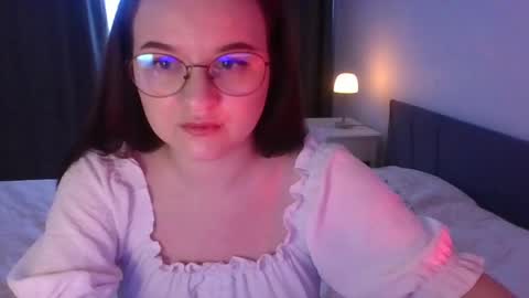 Snapshot of alisasunset chatting on 05.02.26 AlisaSunset online show from 05.02.26
