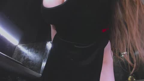 Snapshot of alisaxfox chatting on 02.14.26 Alisa online show from 02.14.26