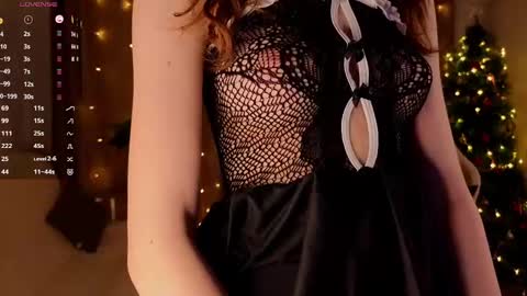 Snapshot of alisevine chatting on 12.20.24 Alisa online show from 12.20.24