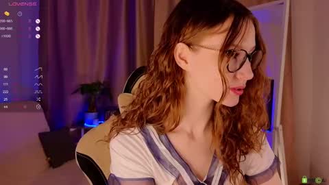 Snapshot of alisevine chatting on 02.04.25 Alisa online show from 02.04.25