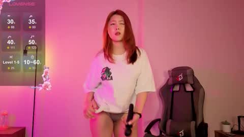 Snapshot of alisevine chatting on 02.04.26 Alisa online show from 02.04.26