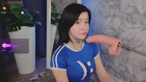 Snapshot of alisevine chatting on 02.11.26 Alisa online show from 02.11.26