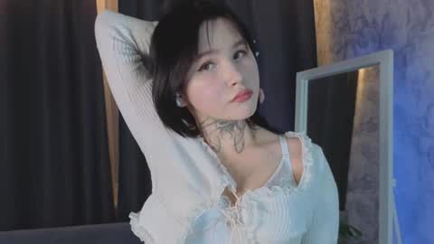 Snapshot of alisevine chatting on 02.18.26 Alisa online show from 02.18.26