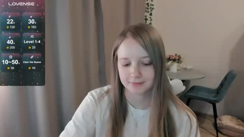 Snapshot of alisha_ley chatting on 04.22.26 Alya online show from 04.22.26