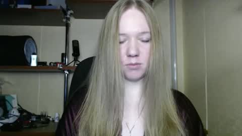 alisha_xi online show from 12.22.25