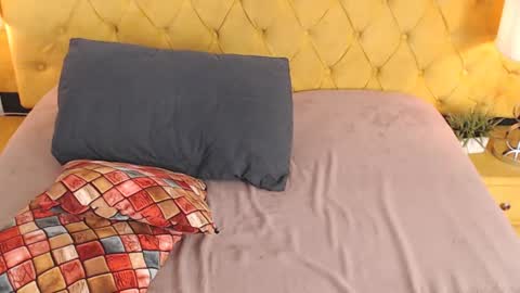 Snapshot of alishaweir chatting on 11.01.25 Luna online show from 11.01.25