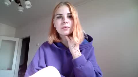 Snapshot of alismoona chatting on 09.26.25 Alisa online show from 09.26.25