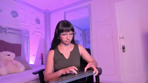 Alison Fishert online show from 02.05.25