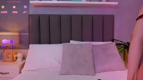 Snapshot of alisson_81 chatting on 12.04.25 alisson_81 online show from 12.04.25