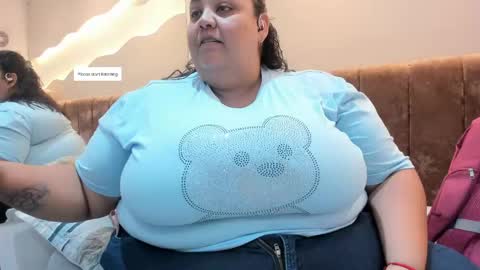 Snapshot of alisson_am chatting on 04.22.26 Alisson online show from 04.22.26