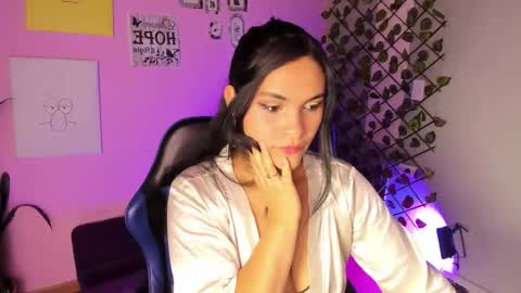 Snapshot of alisson_evans__ chatting on 11.11.25 alisson_evans__ online show from 11.11.25