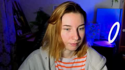 Snapshot of alisun_ chatting on 10.13.25 A L I C E online show from 10.13.25