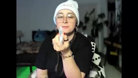 alix_valentine online show from 10.30.25