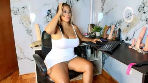 Snapshot of alixlong chatting on 07.07.26 Alix online show from 07.07.26