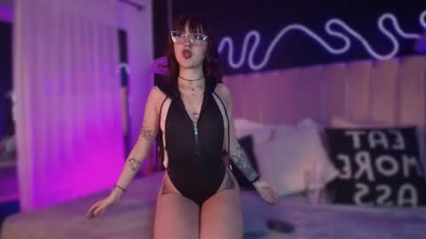 Snapshot of alixx_von_d chatting on 04.15.26 Ali online show from 04.15.26