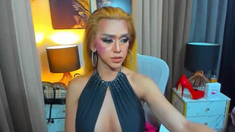 Snapshot of aliyahdeluxx chatting on 01.01.25 aliyah online show from 01.01.25