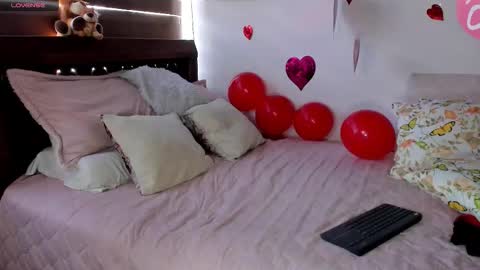 Andrea..... online show from 09.21.25