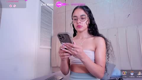 Snapshot of alizza_ chatting on 05.19.26 alizza_ online show from 05.19.26