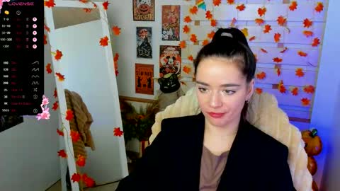 Snapshot of allana_dream chatting on 10.25.25 Allana online show from 10.25.25