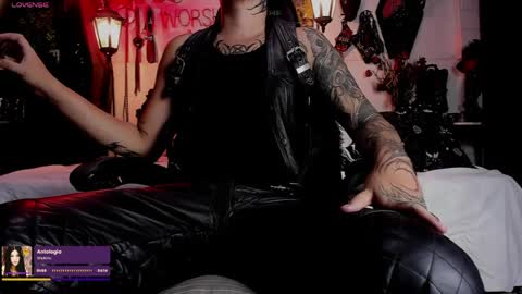   online show from 04.05.26